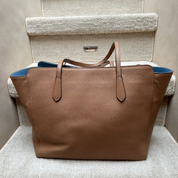 Gucci large swing tote in beige leather with blue accents. - Picture 2 of 10